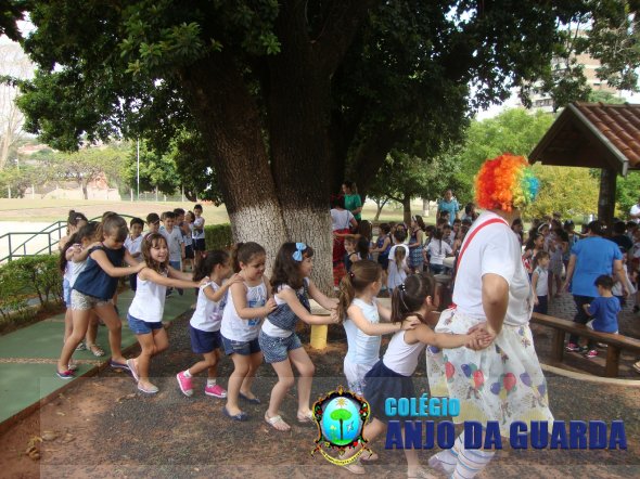 A semana da criança foi comemorada com muita alegria e diversão na Educação Infantil.