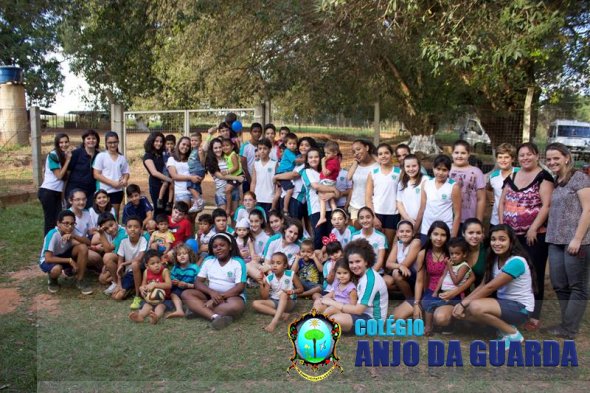 Tarde de sensibilização no Assentamento “Reage Brasil”. Participação dos jovens da PJE.