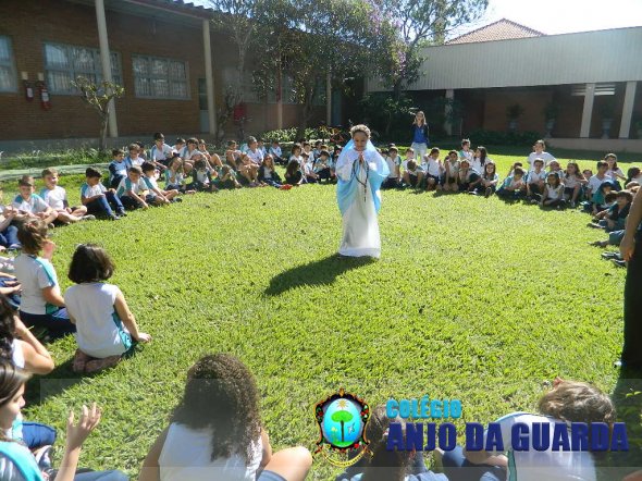 Encenando a primeira aparição de Nossa Senhora em Fátima