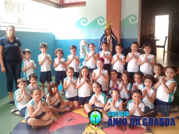 Momento de oração com as famílias da Educação Infantil