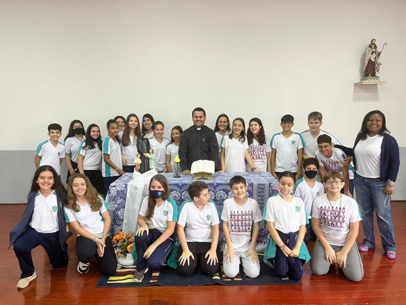 Alunos do 6º ano refletem sobre o Dia dos Arcanjos