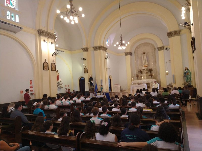 Celebração Eucarística, no Santuário de Nossa Senhora de Fátima, em ação de graças pelos 93 anos de nosso amado Colégio 