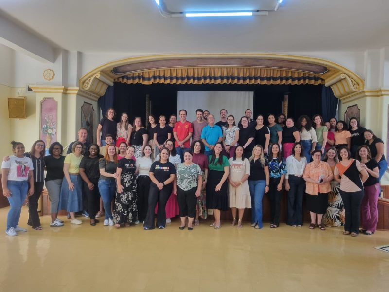 Professores recebem visita especial em Capacitação de Abril