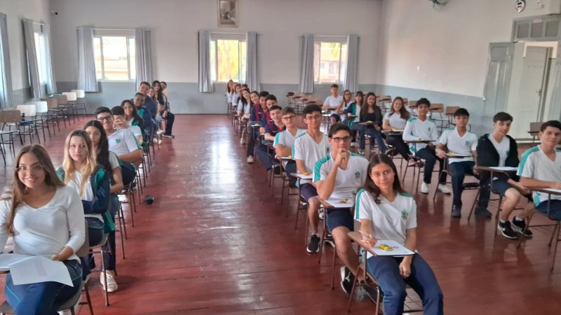 Alunos do Colégio participam de Olimpíada de História