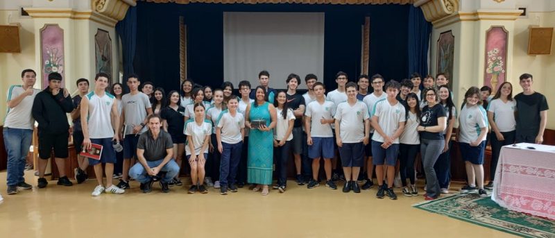 Alunos do Ensino Médio recebem visita especial para conversar sobre Educação Inclusiva