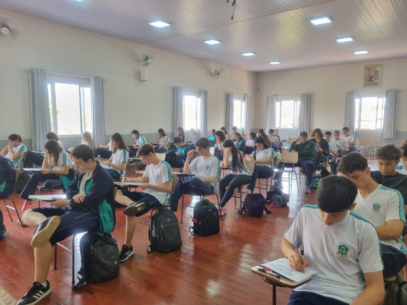 Alunos do Ensino Fundamental I, II e Médio realizam a terceira Avaliação Nacional COC 2024