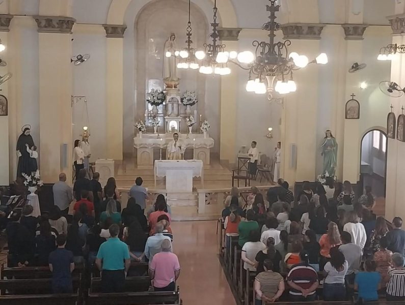 Comunidade do Colégio Anjo da Guarda participa de Celebração especial