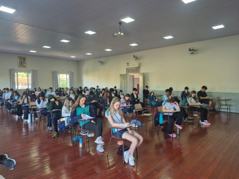 Alunos do Ensino Médio realizam ciclo de simulados