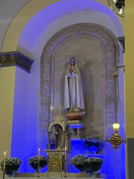 Colégio homenageia Nossa Senhora do Rosário de Fátima com solene Celebração Eucarística