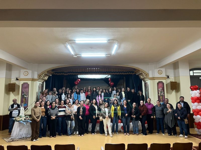 Pastoral da Juventude Estudantil homenageia Nossa Senhora e todas as mães