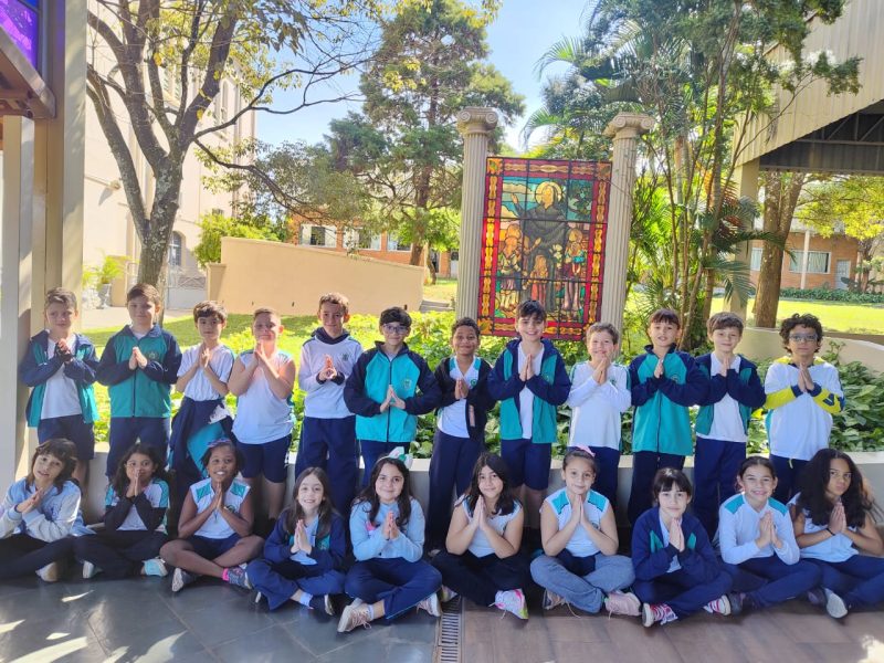 Educação Infantil e Ensino Fundamental I celebram a vida e a missão de Santa Paula