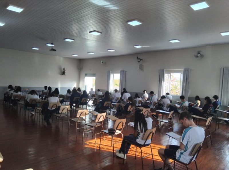 Alunos do Colégio participam da Primeira Fase da OBRL