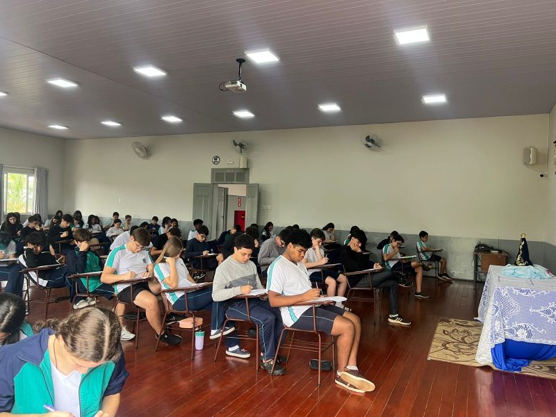Alunos do Colégio participam da 2ª fase da OBRL