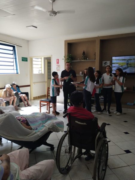 Juventude em Missão: semeando esperança e amor