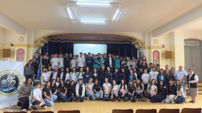Alunos do Colégio recebem visita para uma conversa muito especial