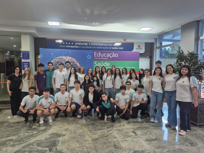 Alunos do Terceirão visitam Feira de Profissões da UNIFAFIBE