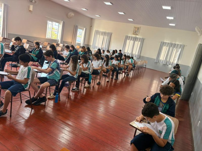 Alunos do Colégio participam da 1ª fase da OBRL