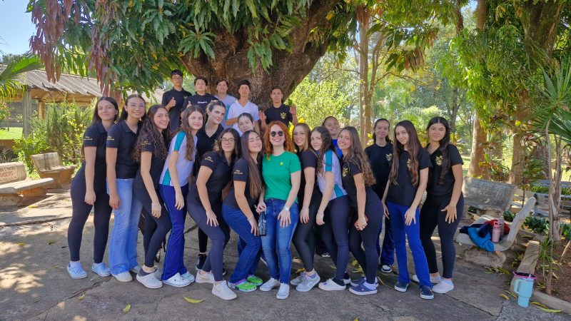 Alunos dos 9°s anos fazem visita missionária