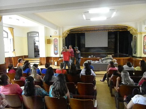 Primeiros socorros na rotina escolar - com assessoria de representante do Corpo de Bombeiros.