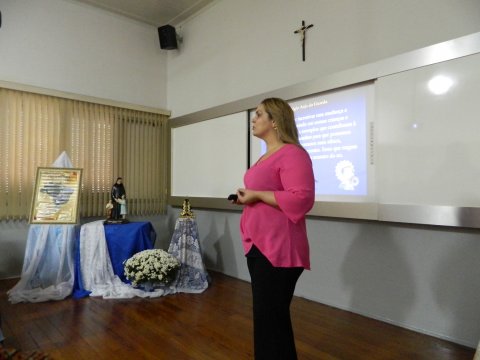 Momento formativo para coordenações, funcionários e monitoras.