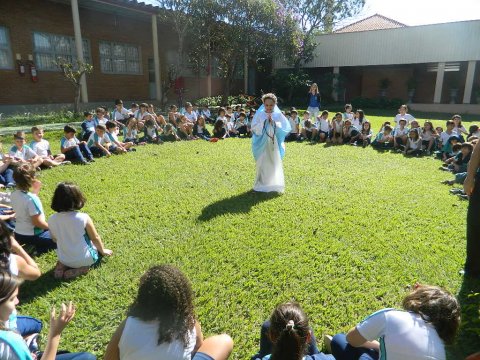 Encenando a primeira aparição de Nossa Senhora em Fátima